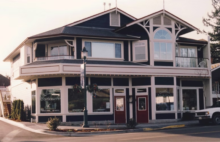 Qualicum Art Supply & Gallery